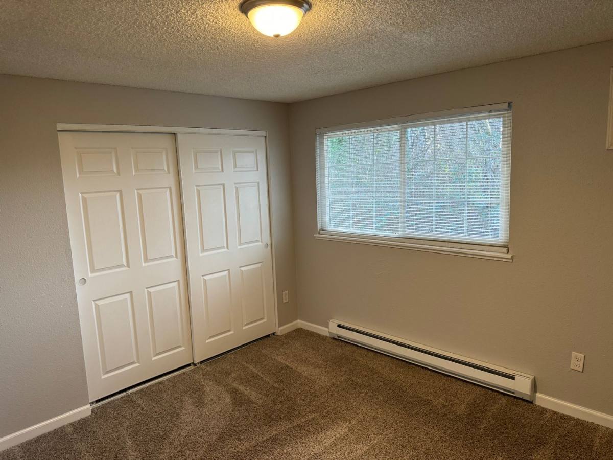 Townhouse for rent at 1896 NE Highway 99W, McMinnville, OR 97128