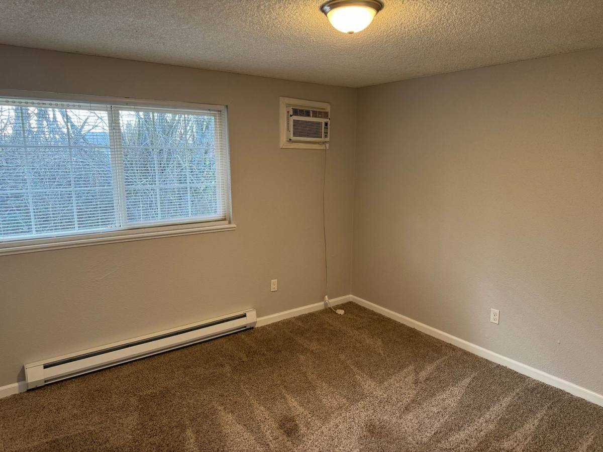 Townhouse for rent at 1896 NE Highway 99W, McMinnville, OR 97128