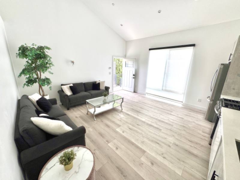 House for rent at 7822 Shadyspring Dr, Burbank, CA 91504