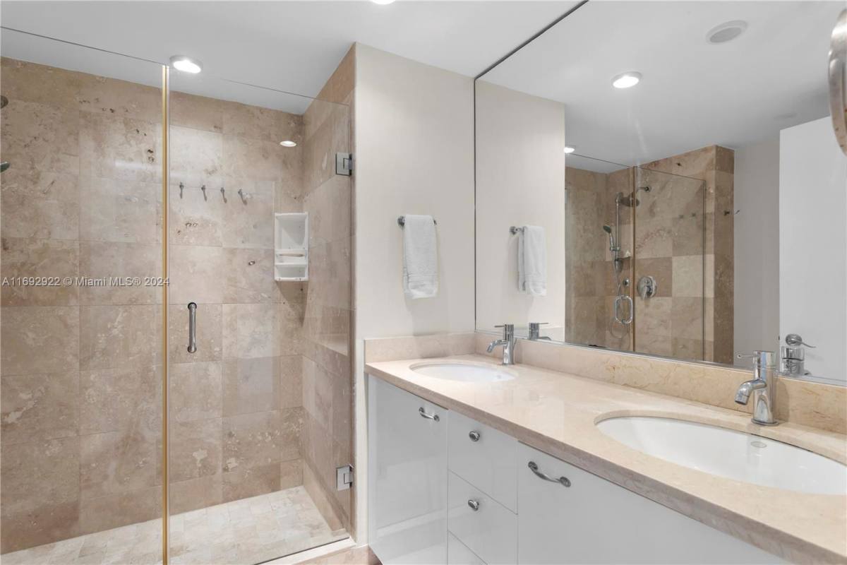 Apartment for rent at 6422 Collins Ave, Miami Beach, FL 33141