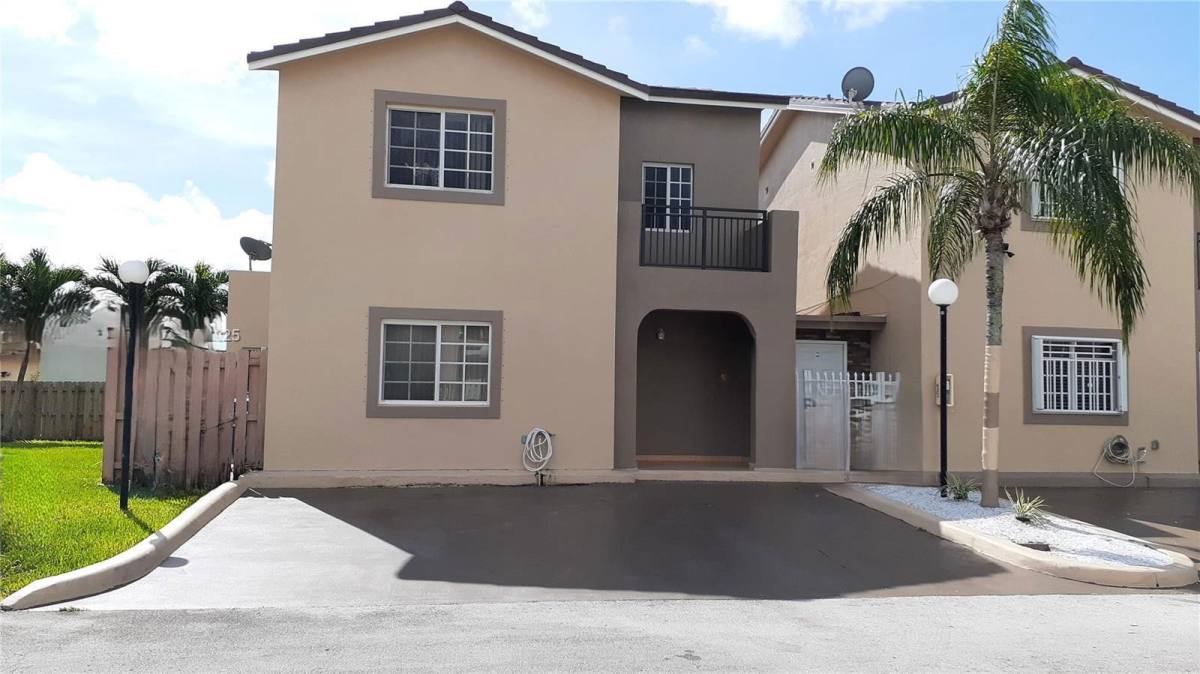 House for rent at 7640 NW 182nd Terrace #108, Hialeah, FL 33015