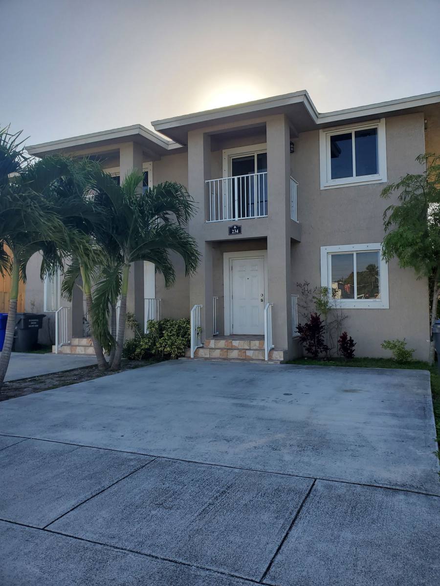 Townhouse for rent at 304 N 61st Terrace #324, Hollywood, FL 33024