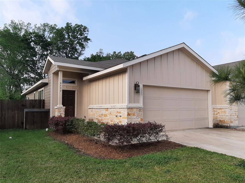 Apartment for rent at 9733 Grosbeak Lane, Magnolia, TX 77354