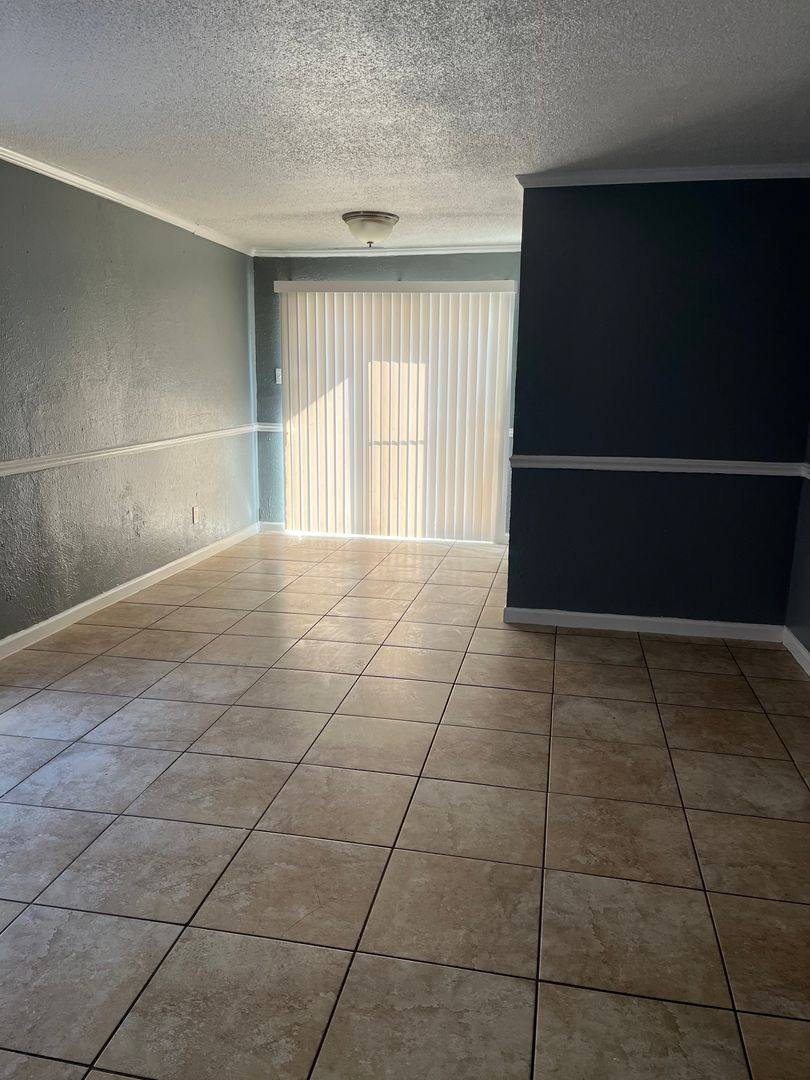 Apartment for rent at 1551 W Airport Freeway, Irving, TX 75062