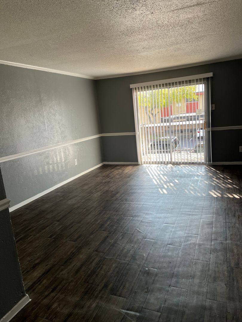 Apartment for rent at 1551 W Airport Freeway, Irving, TX 75062