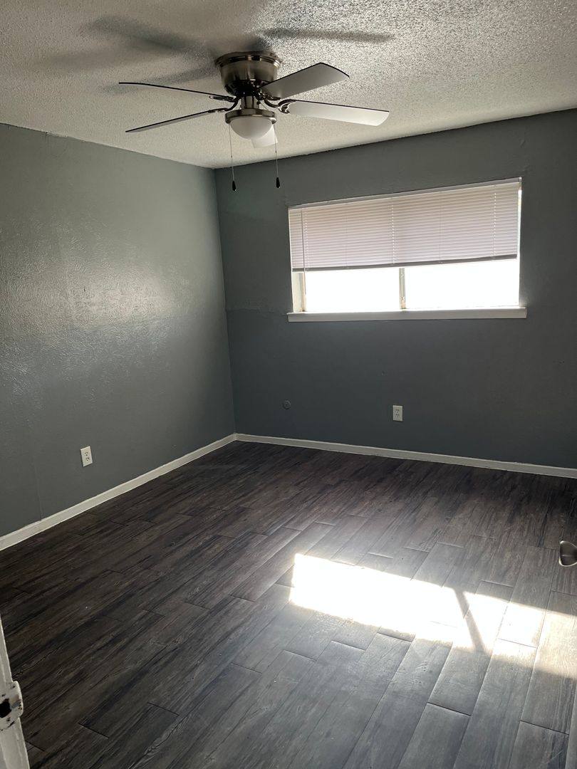Apartment for rent at 1551 W Airport Freeway, Irving, TX 75062