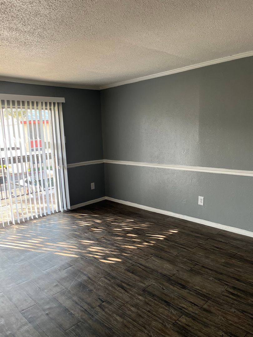 Apartment for rent at 1551 W Airport Freeway, Irving, TX 75062