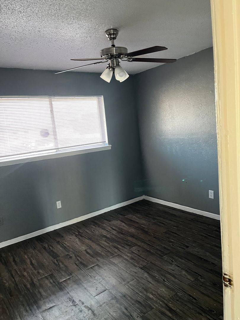Apartment for rent at 1551 W Airport Freeway, Irving, TX 75062