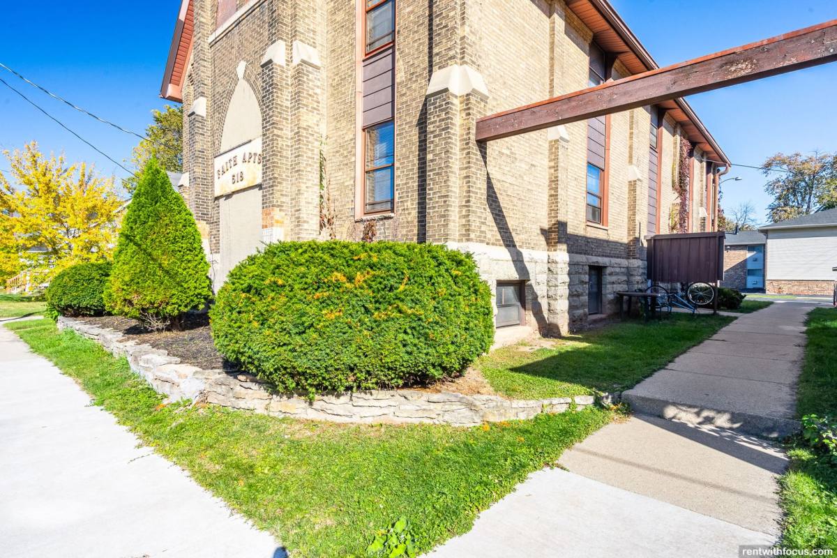 Apartment for rent at 518 Isabella St, Neenah, WI 54956