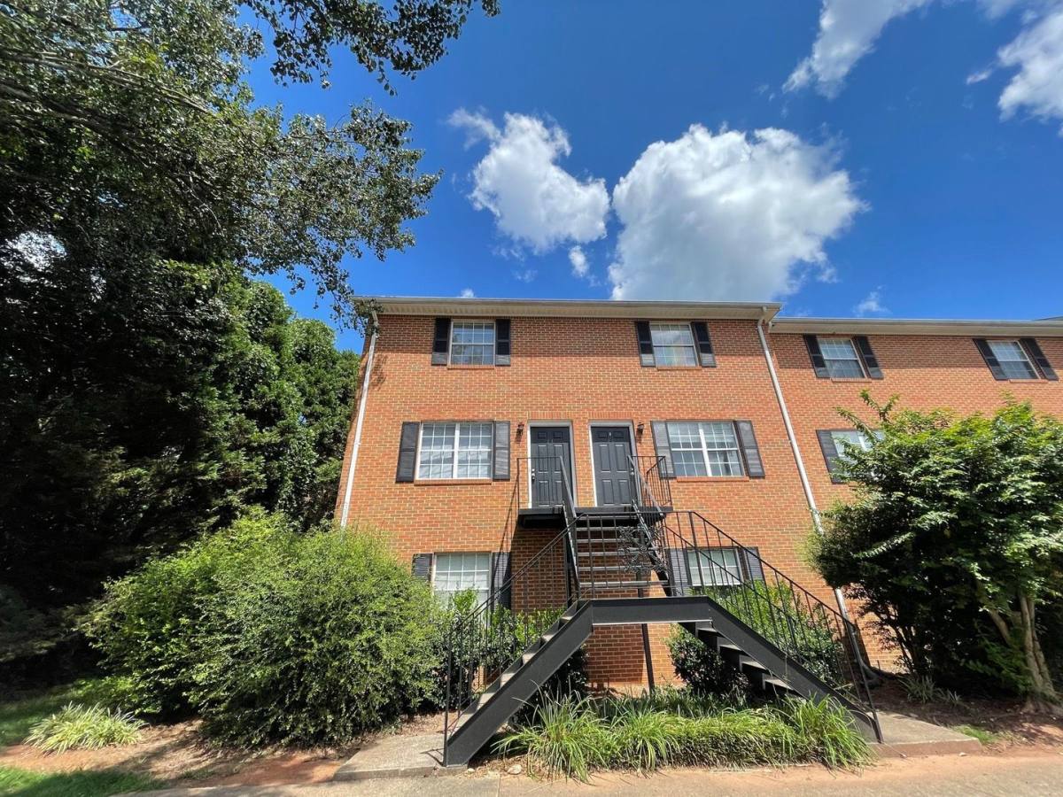 Townhouse for rent at 2165 S Milledge #F1, Athens, GA 30605