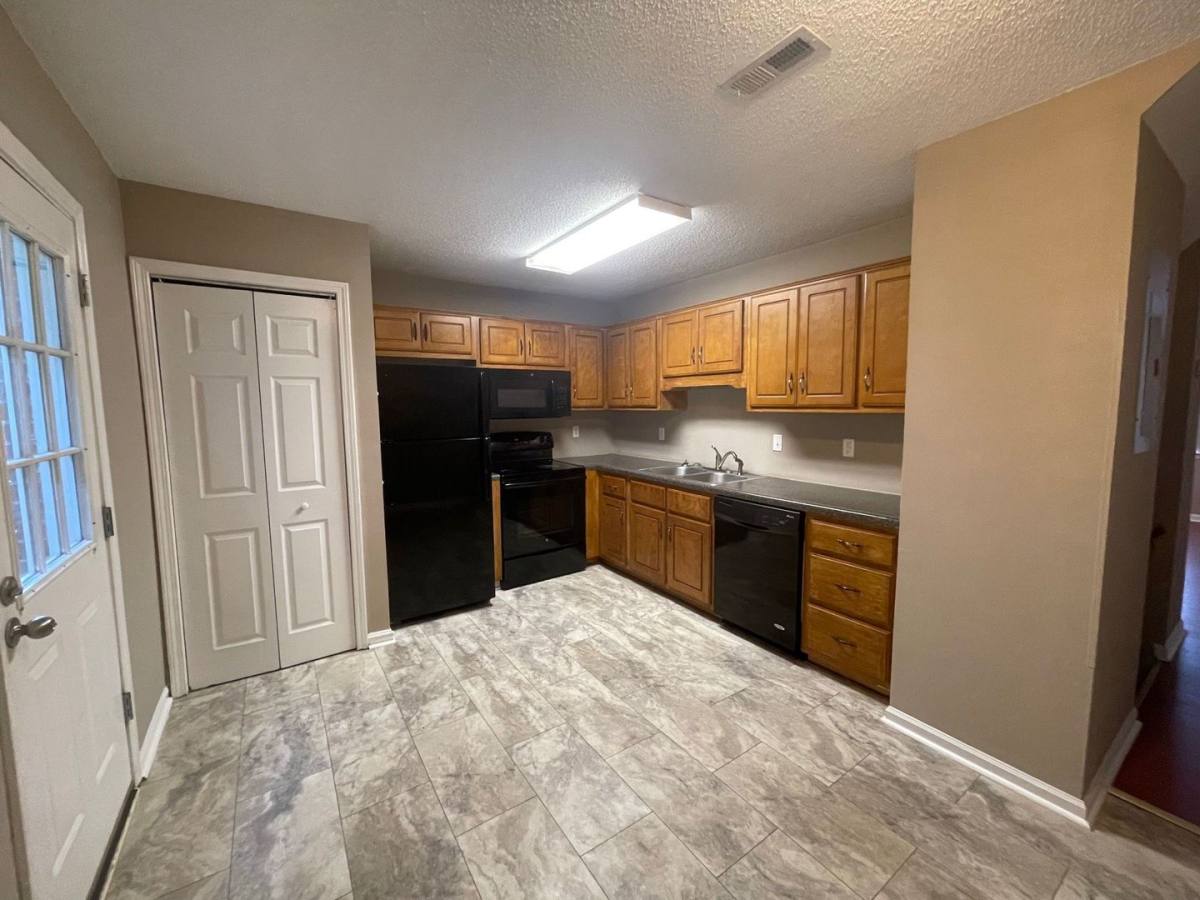 Townhouse for rent at 2165 S Milledge #F1, Athens, GA 30605