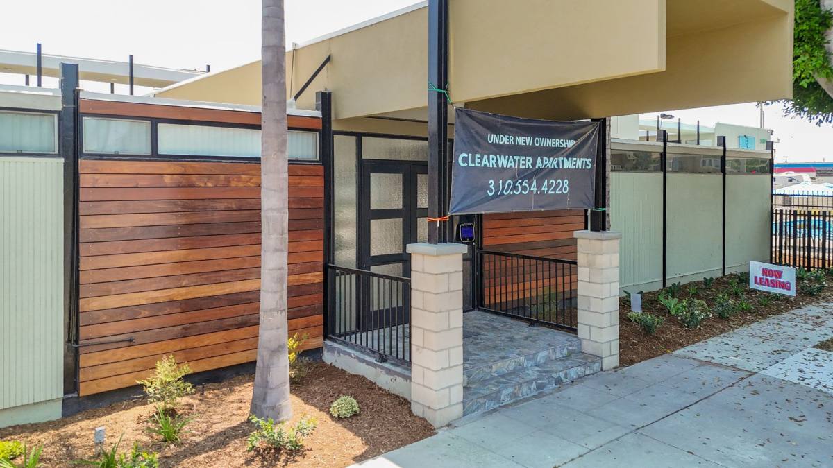 Apartment for rent at 13940 Paramount Blvd, Paramount, CA 90723