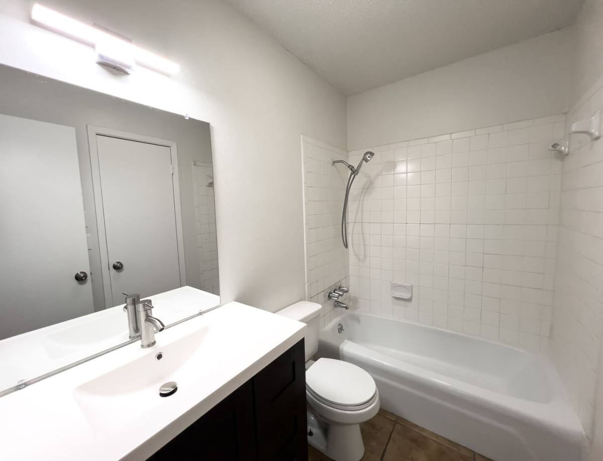 Apartment for rent at 1705 Coronado Hills Dr, Austin, TX 78752