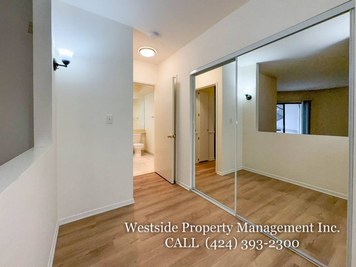 Apartment for rent at 3848 Overland Ave #420, Culver City, CA 90232