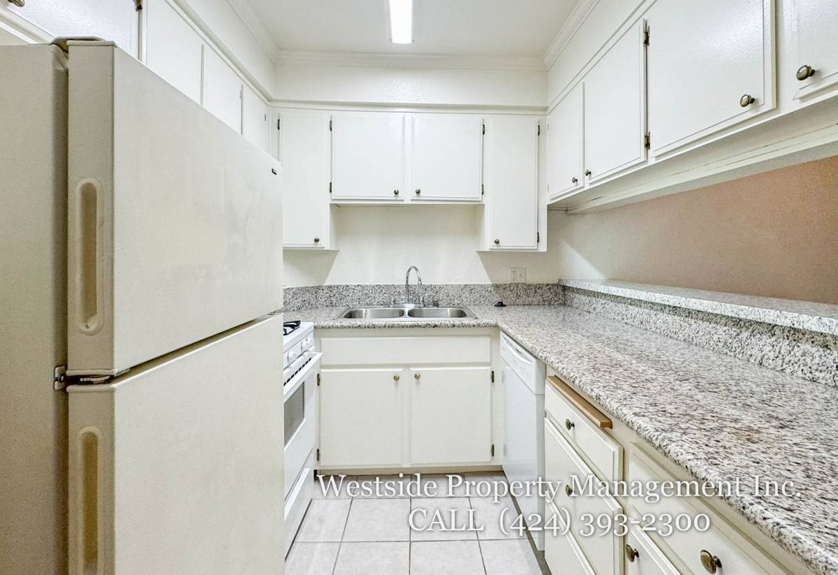Apartment for rent at 3848 Overland Ave #420, Culver City, CA 90232