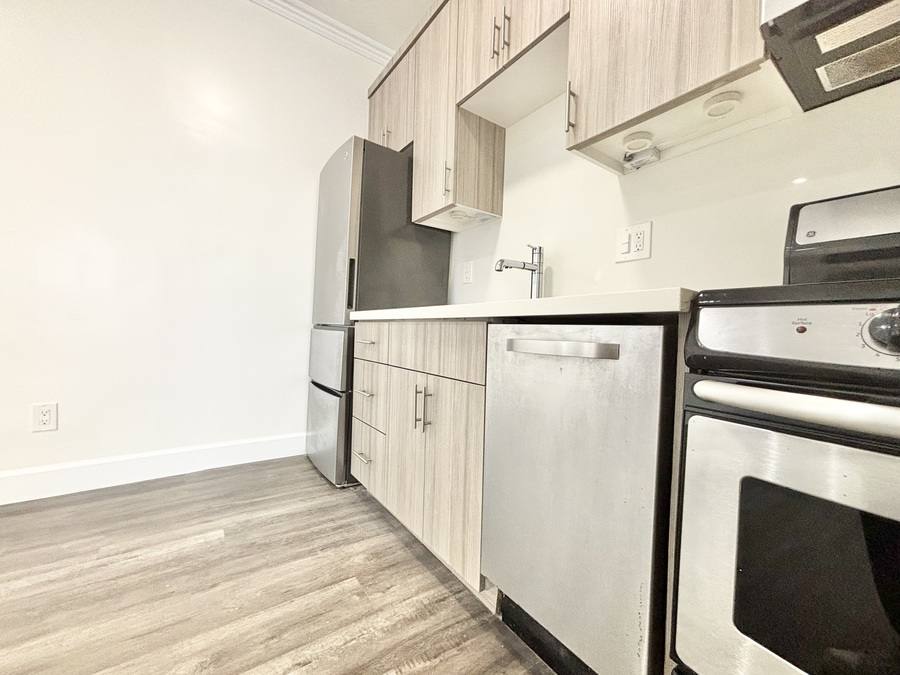 Apartment for rent at 1217 N Berendo St #3, Los Angeles, CA 90029