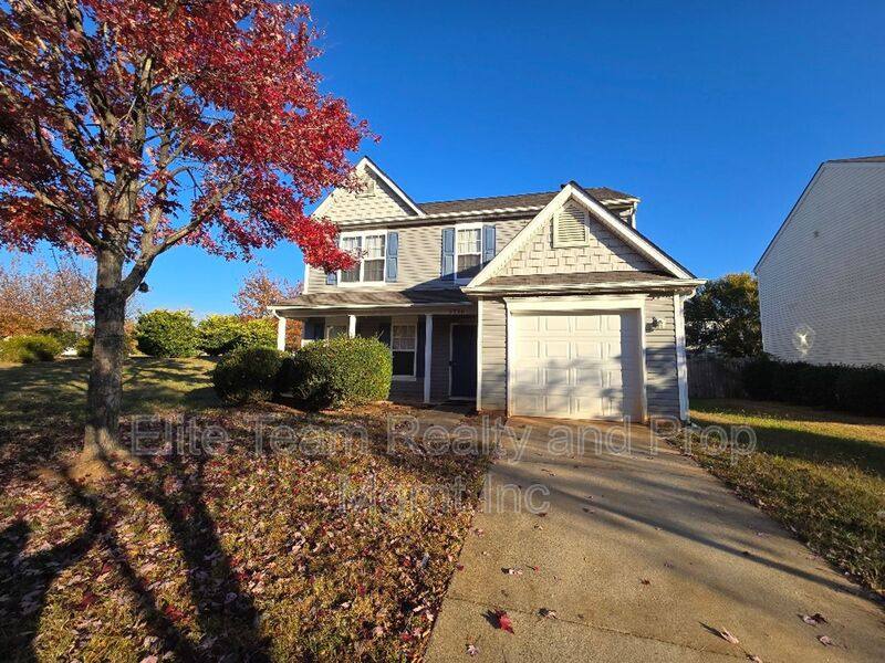 House for rent at 5320 Peach Place Lane, Charlotte, NC 28216