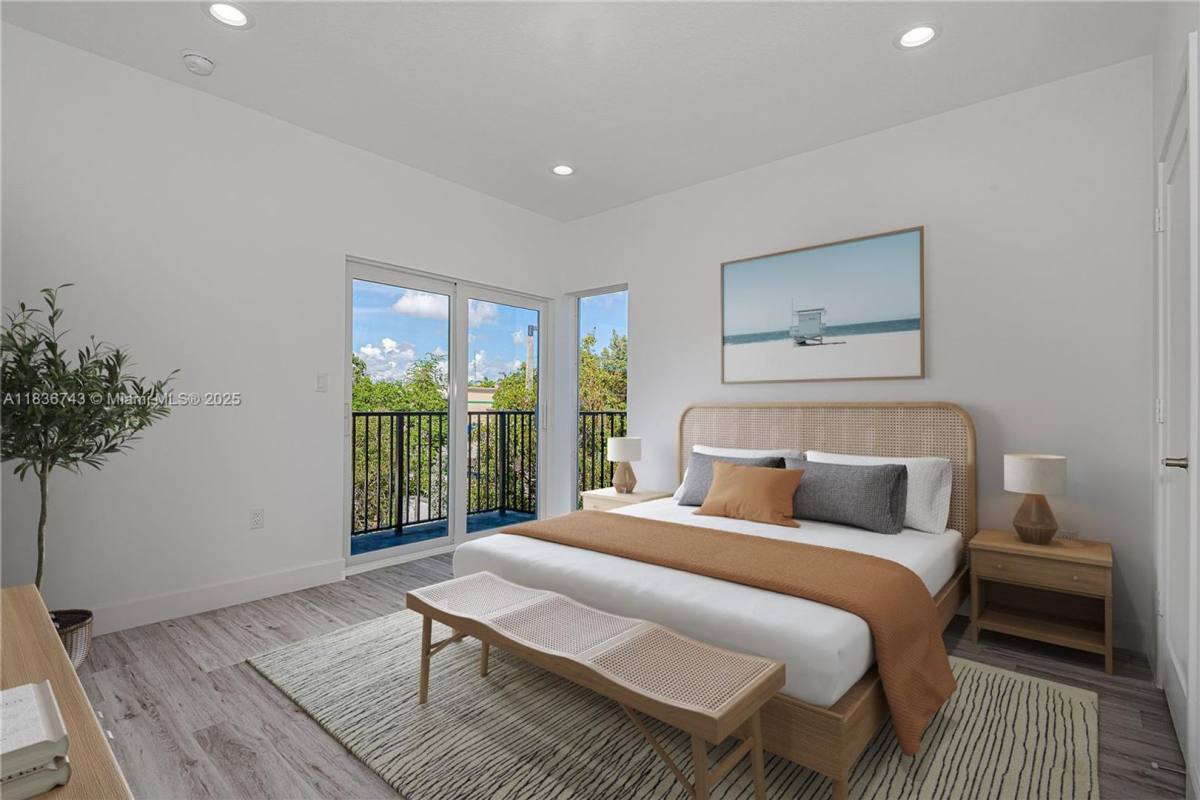 Townhouse for rent at 305 NW 30 Terrace, Pompano Beach, FL 33069