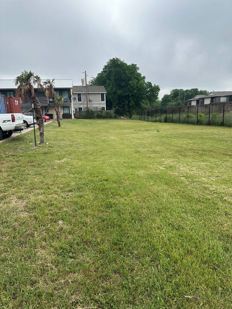 Apartment for rent at 9133 N Gate Blvd, Austin, TX 78758