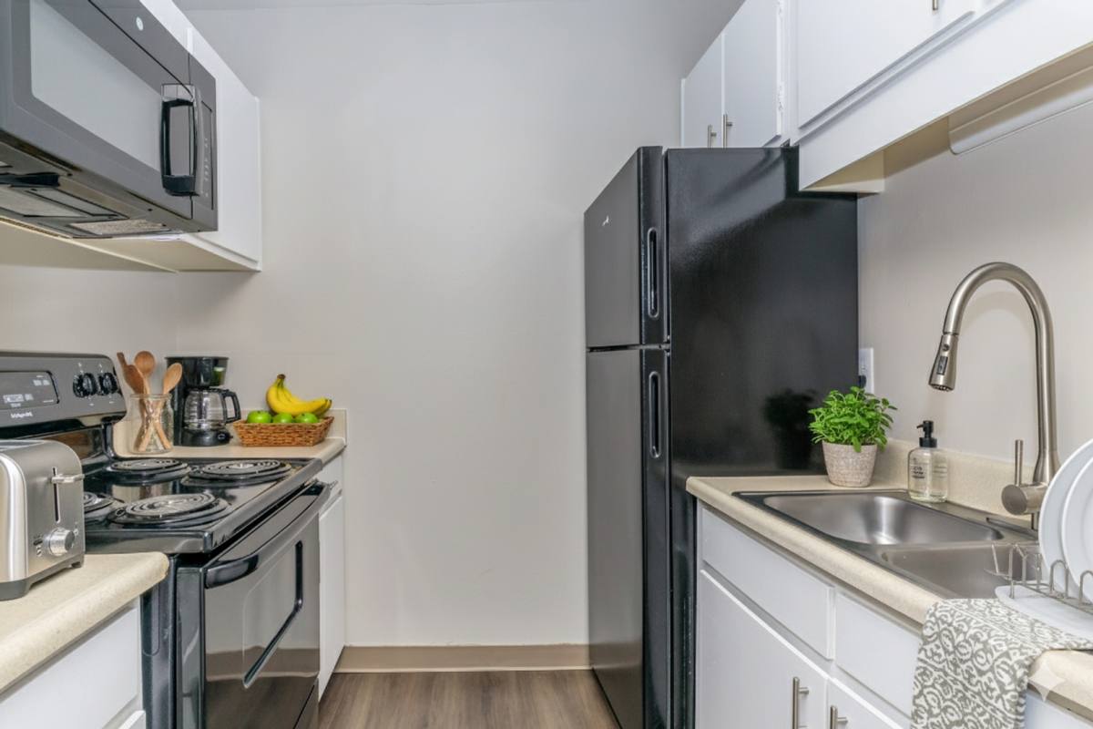 Apartment for rent at 1300 Lakeview Ave, Pueblo, CO 81004