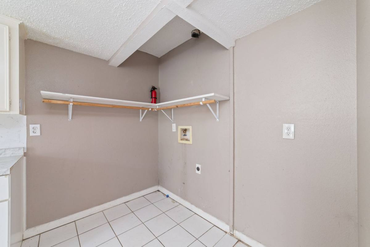 Apartment for rent at 8100 Leonora St, Houston, TX 77061