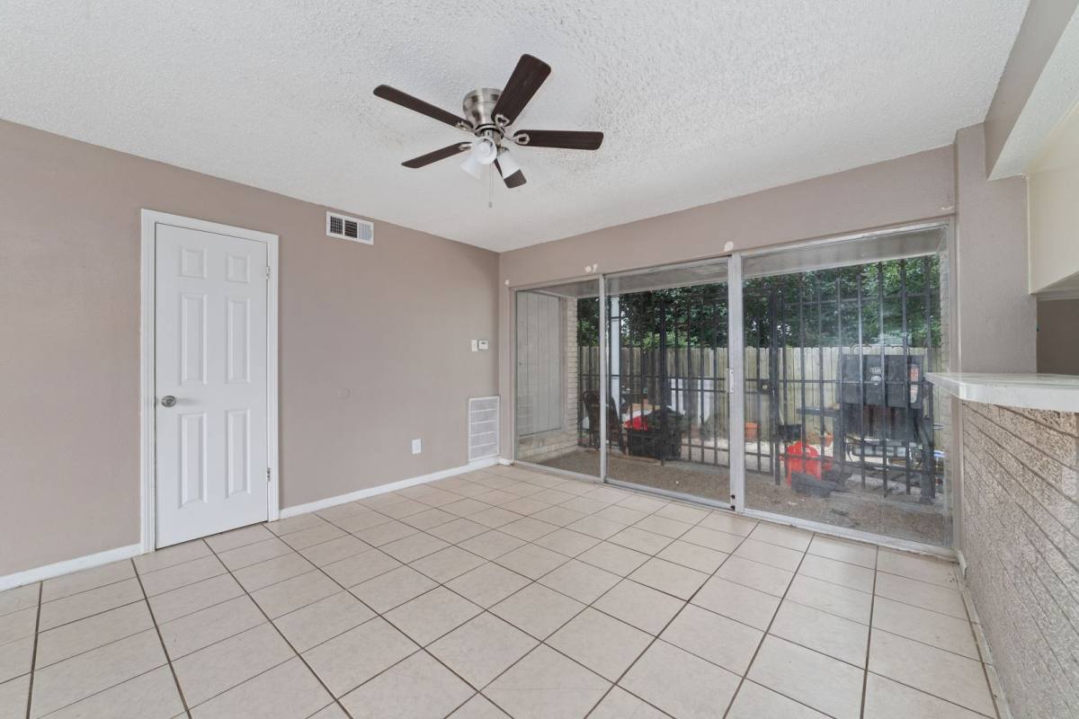 Apartment for rent at 8100 Leonora St, Houston, TX 77061
