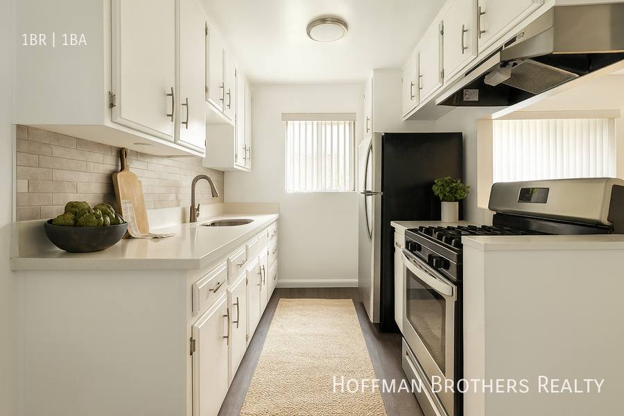 Apartment for rent at 2627 Brighton Ave #3, Los Angeles, CA 90018