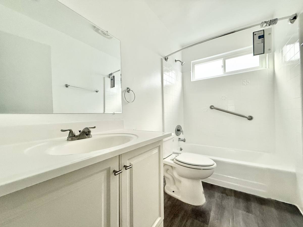 Apartment for rent at 2627 Brighton Ave #3, Los Angeles, CA 90018