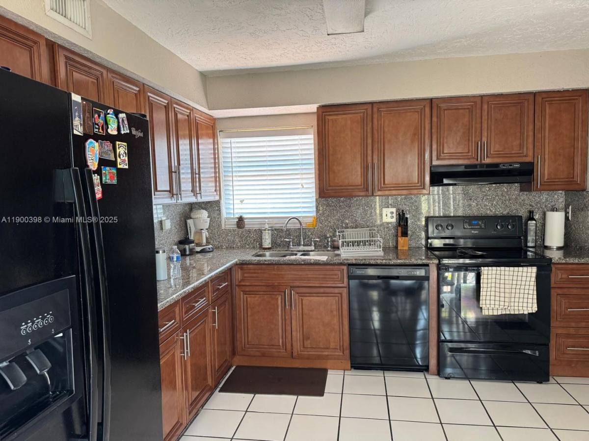 Townhouse for rent at 4515 SW 68th Court Circle, Miami, FL 33155