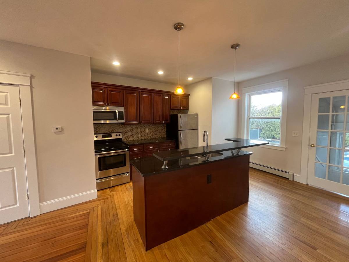 Apartment for rent at 98 Knight St, Providence, RI 02909