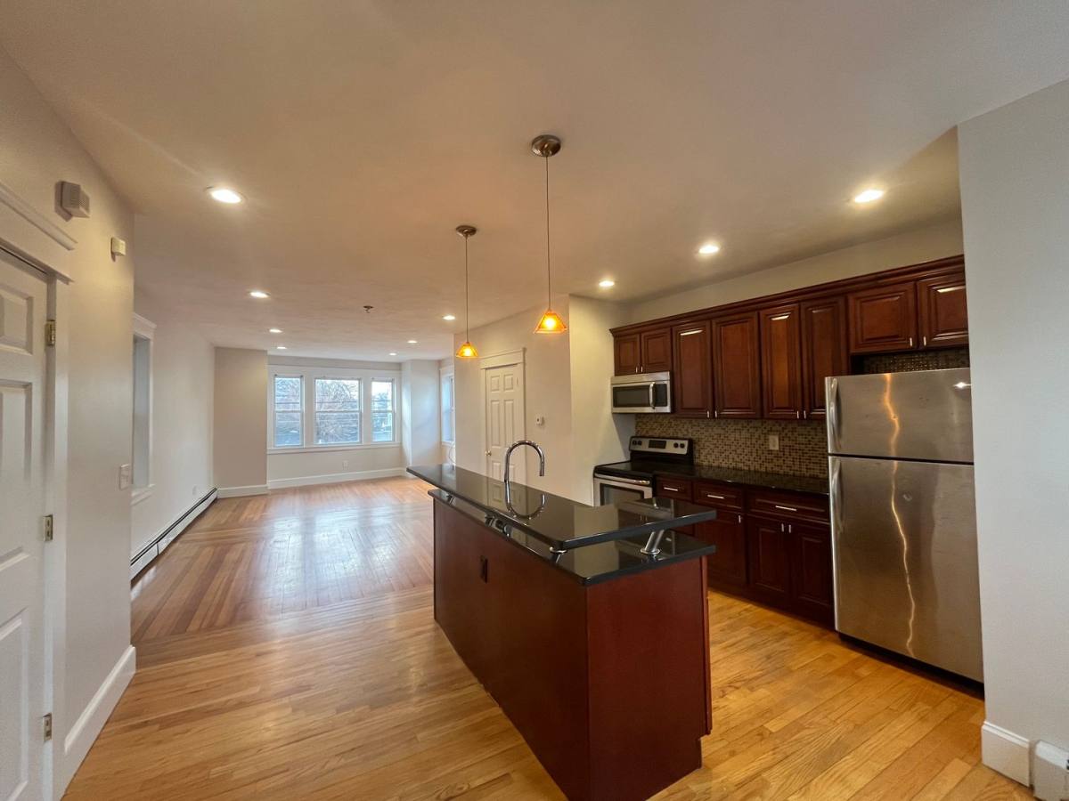 Apartment for rent at 98 Knight St, Providence, RI 02909