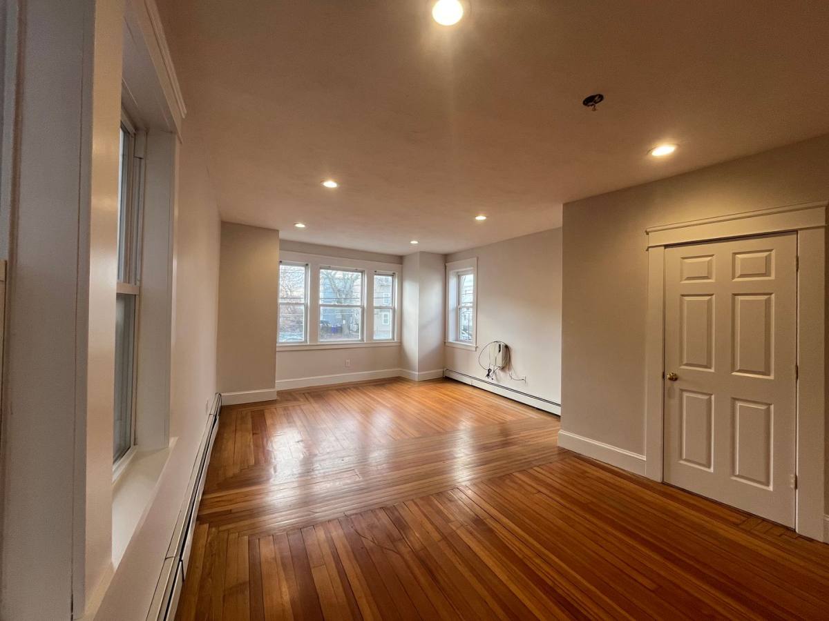 Apartment for rent at 98 Knight St, Providence, RI 02909