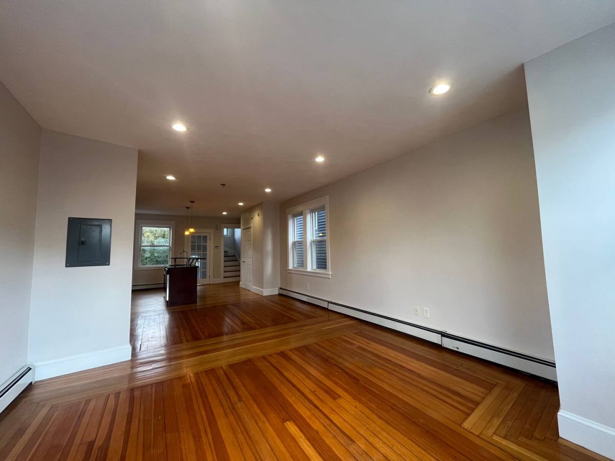 Apartment for rent at 98 Knight St, Providence, RI 02909