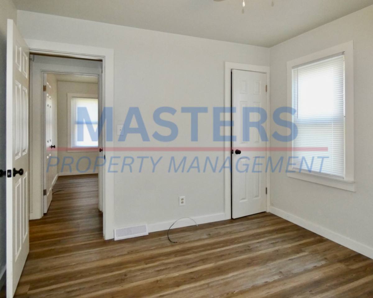 House for rent at 926 Searles Rd, Toledo, OH 43607