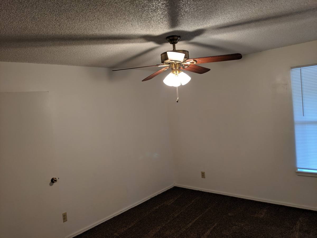 Apartment for rent at 650 W Poplar St, Fayetteville, AR 72703