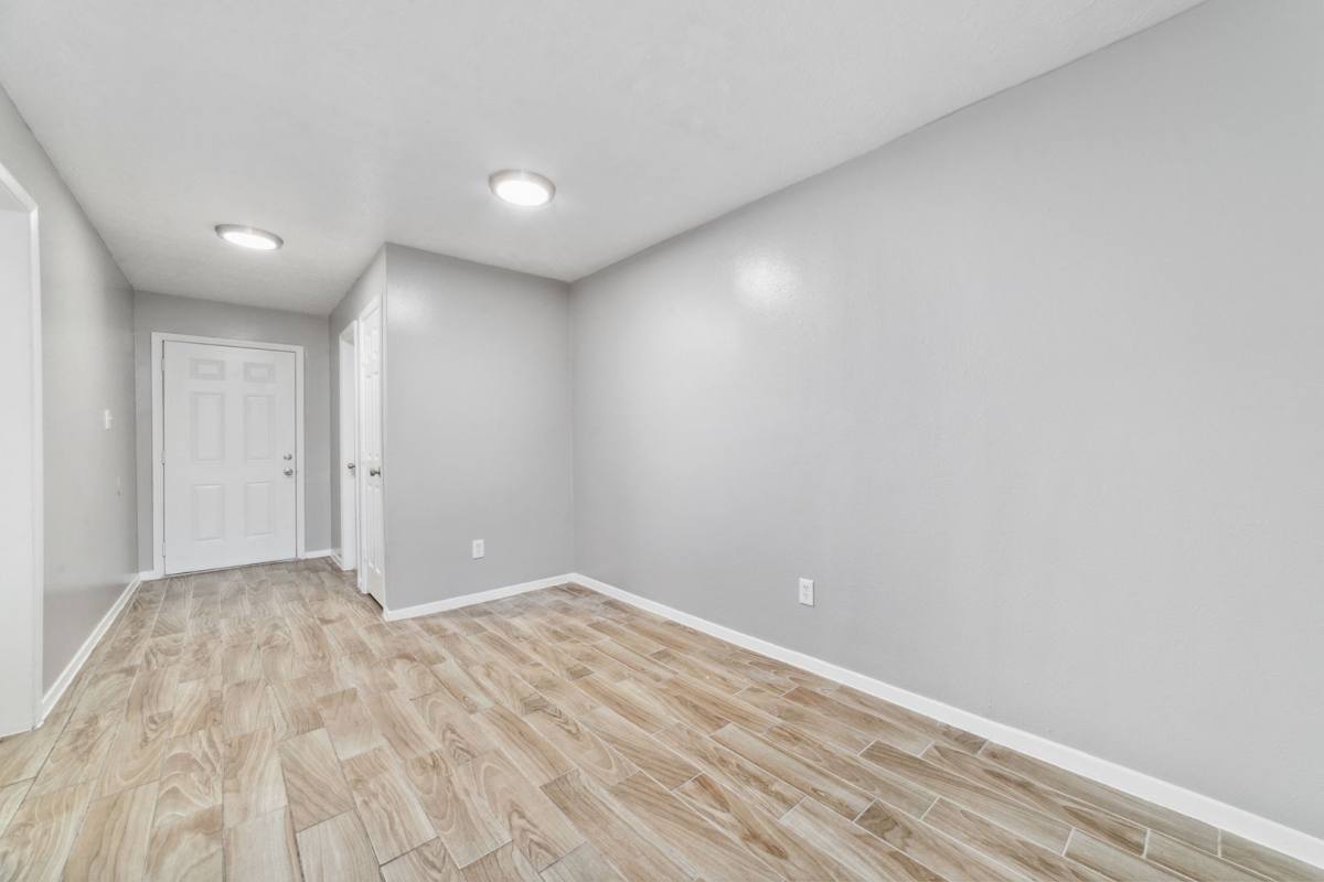 Townhouse for rent at 353 Audrey Lane, Houston, TX 77015