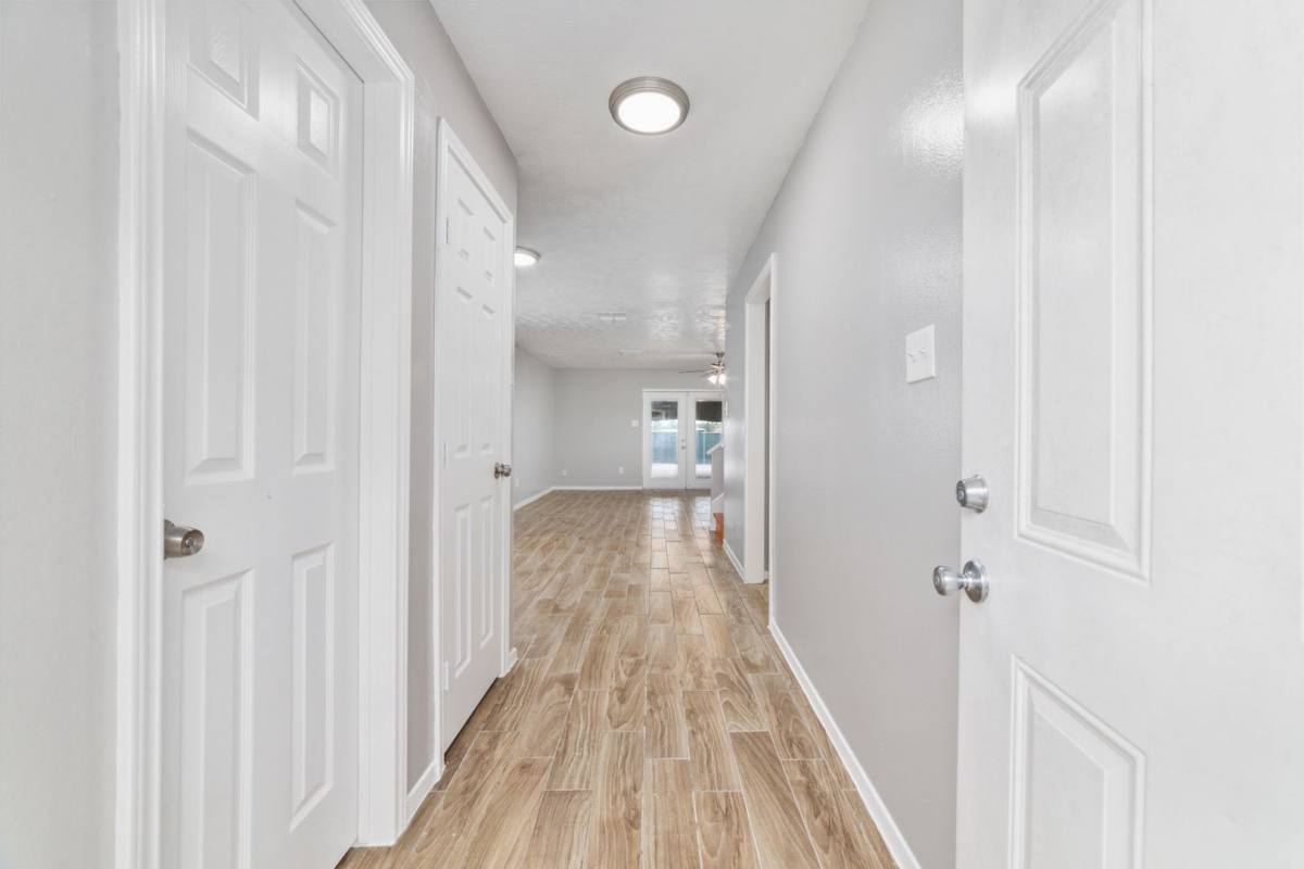 Townhouse for rent at 353 Audrey Lane, Houston, TX 77015