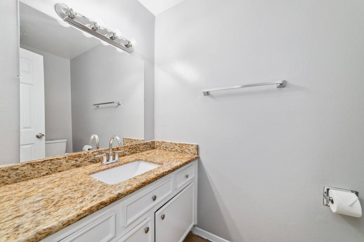 Townhouse for rent at 353 Audrey Lane, Houston, TX 77015