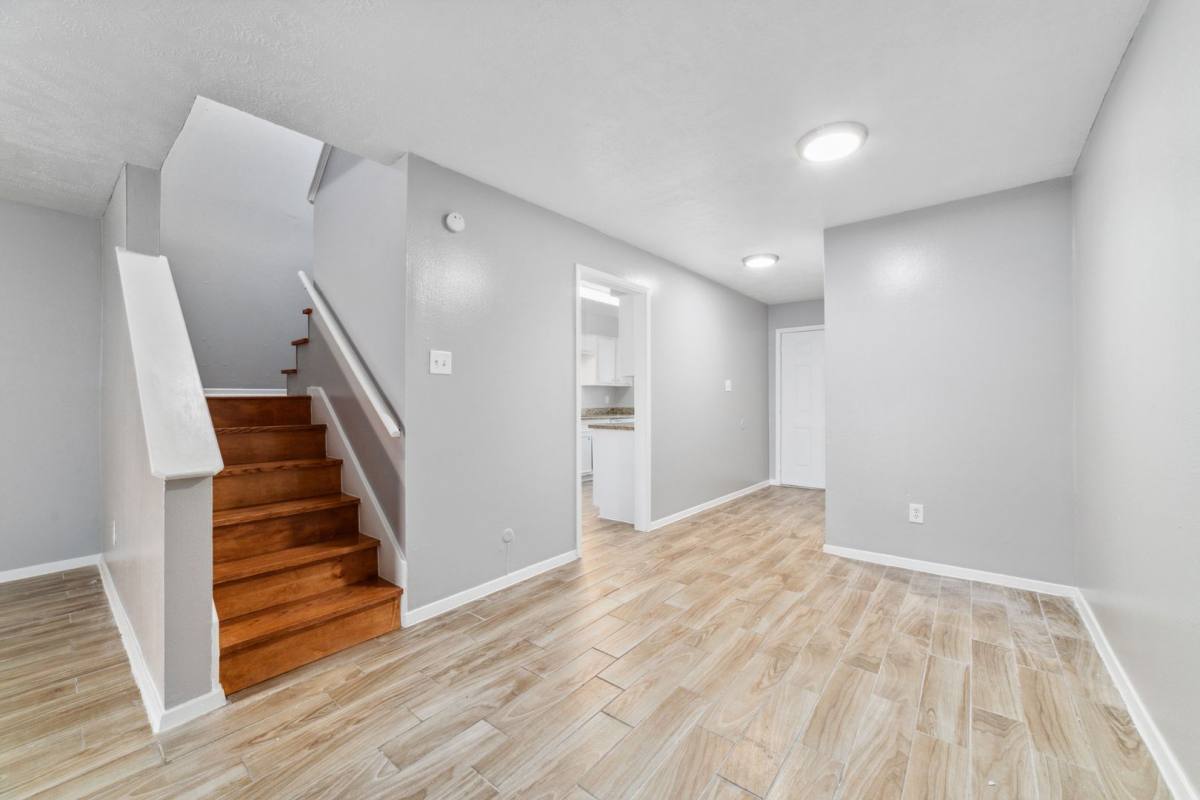 Townhouse for rent at 353 Audrey Lane, Houston, TX 77015