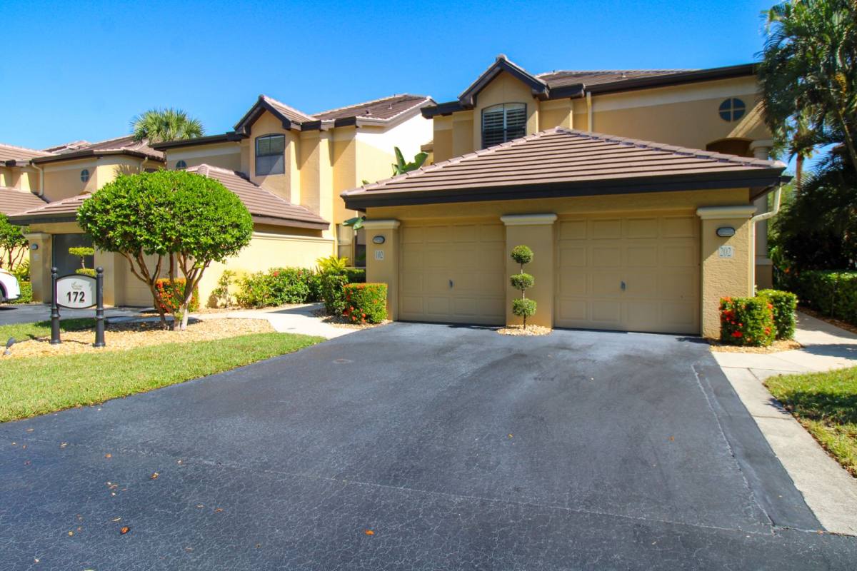 House for rent at 172 Vintage Circle, Naples, FL 34119