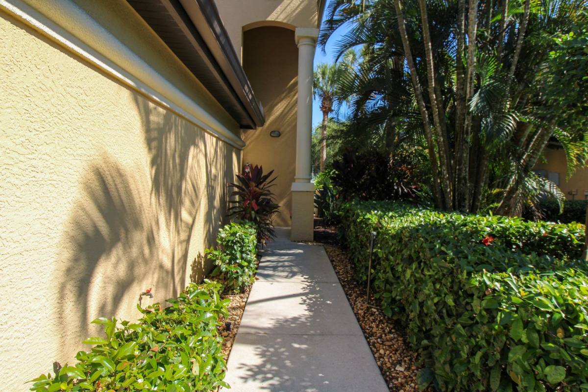 House for rent at 172 Vintage Circle, Naples, FL 34119