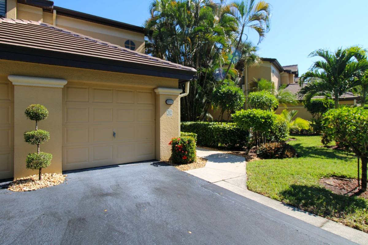 House for rent at 172 Vintage Circle, Naples, FL 34119
