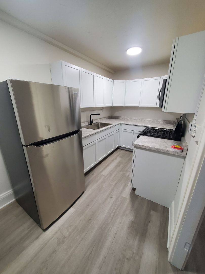 Apartment for rent at 614 6th St, Racine, WI 53403