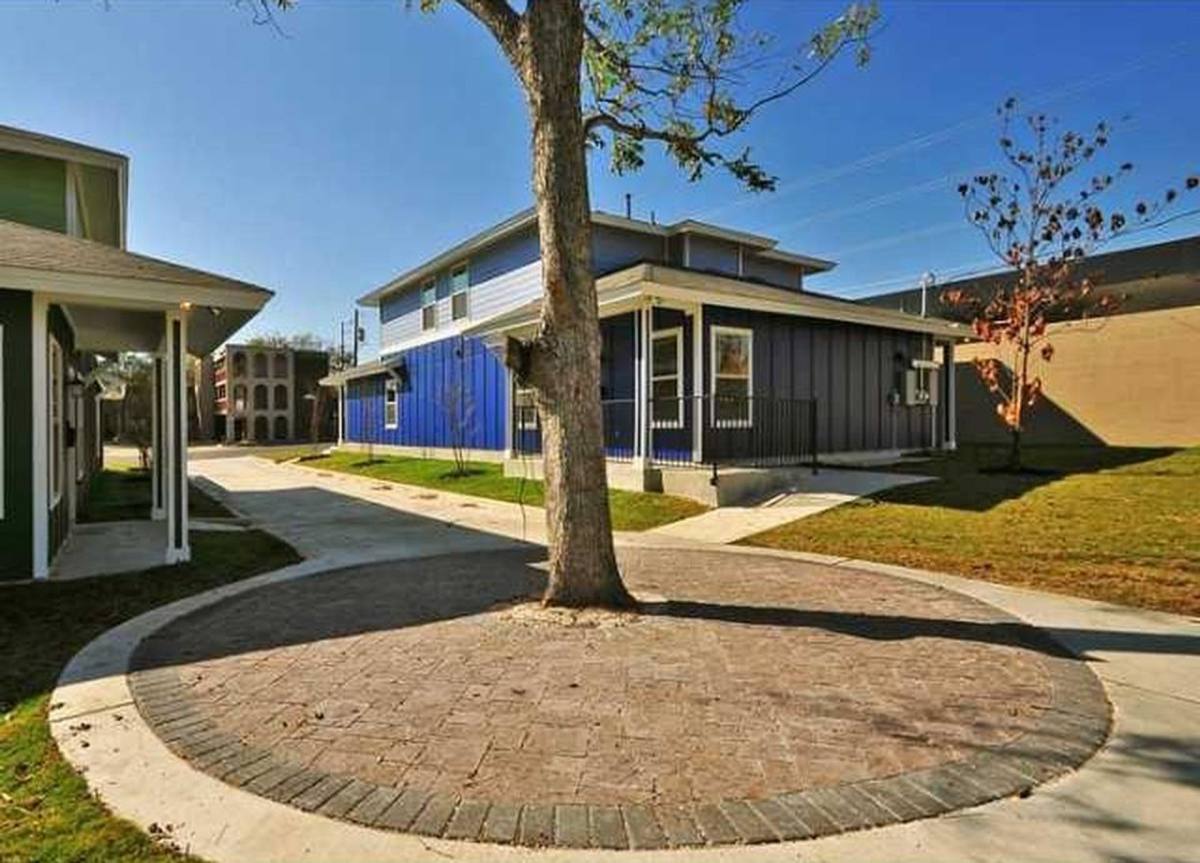 Townhouse for rent at 706 W N Loop, Austin, TX 78751