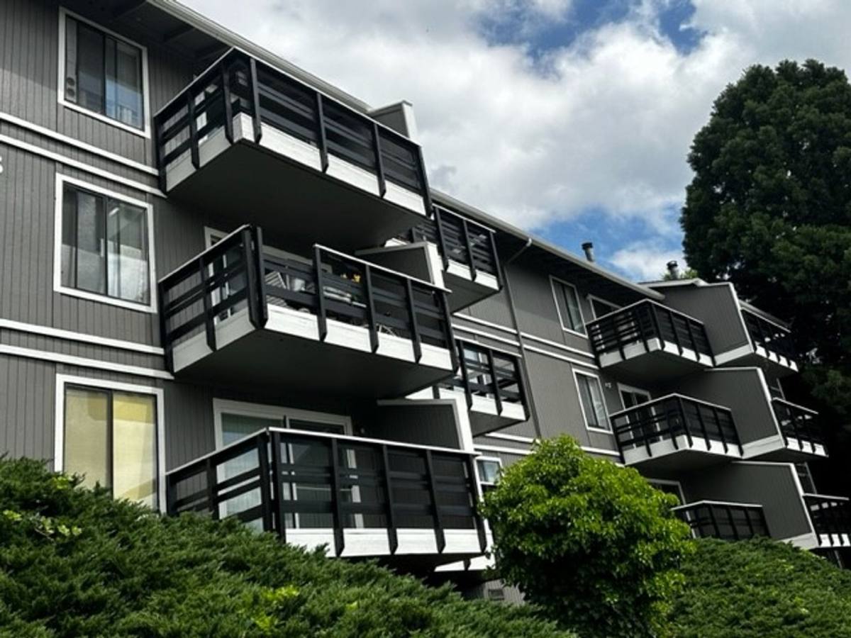 Apartment for rent at 8920 Redmond Woodinville Rd NE, Redmond, WA 98052