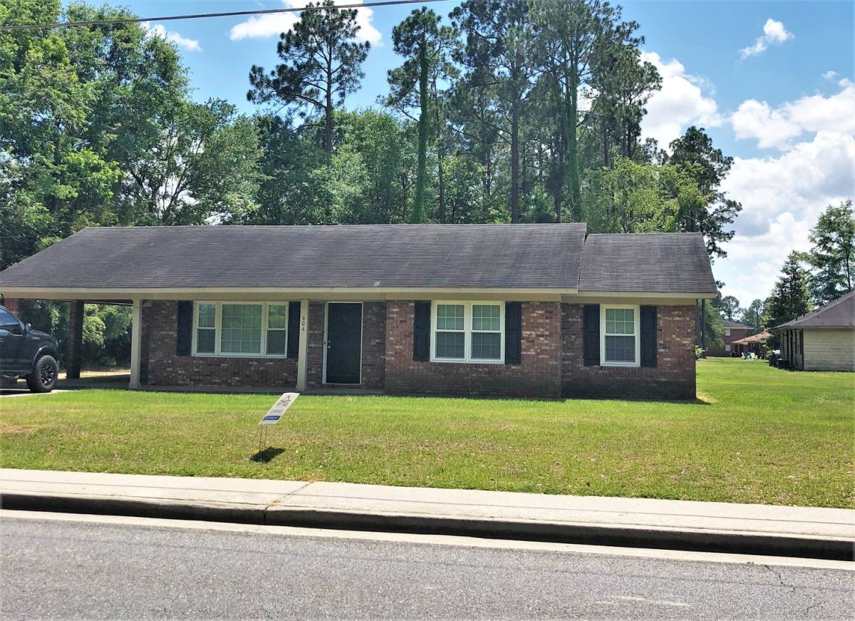 Apartment for rent at 604 Georgia Ave, Statesboro, GA 30458