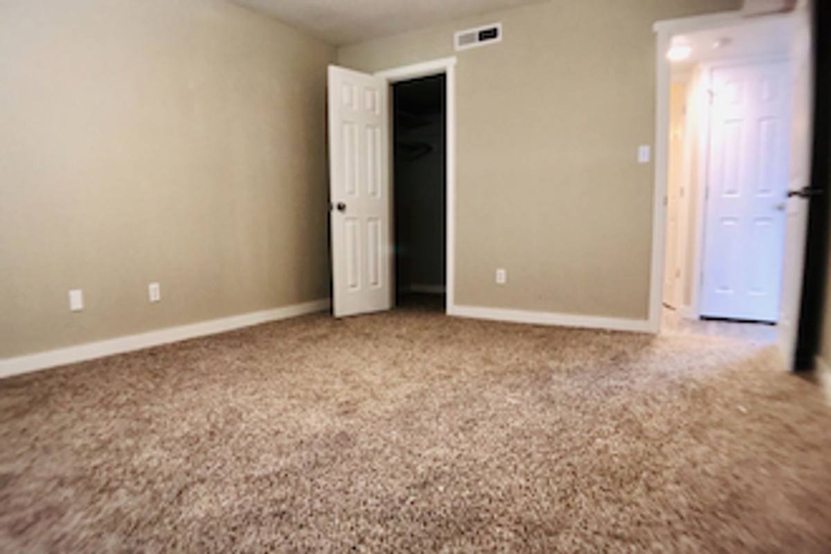 Apartment for rent at 1207 Crown Point Ave, Norman, OK 73072