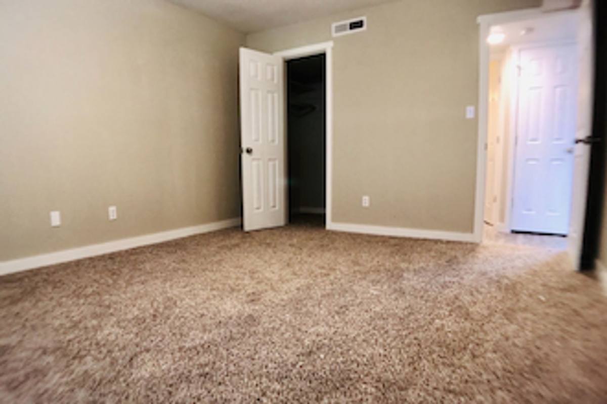 Apartment for rent at 1207 Crown Point Ave, Norman, OK 73072