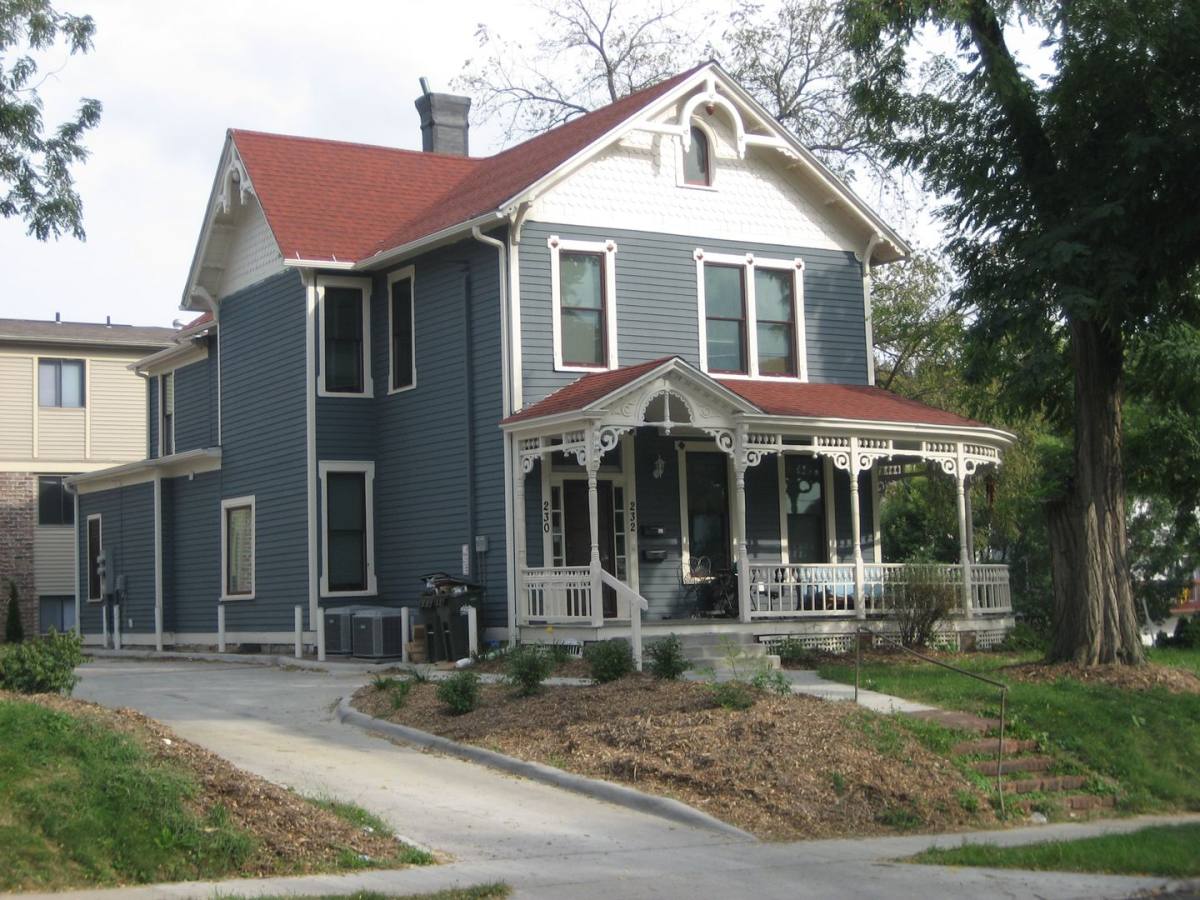 House for rent at 230 S Dodge St, Iowa City, IA 52240