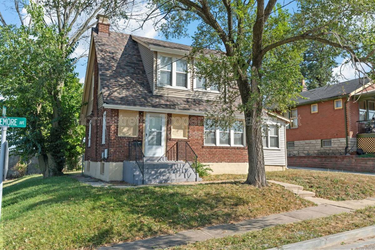 House for rent at 44 Blakemore Place, Saint Louis, MO 63121